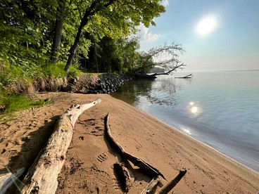 Cozy Cabin Overlooking Chequamegon Bay in Ashland, Wisconsin - Ashland, Wisconsin - glamping.directory
