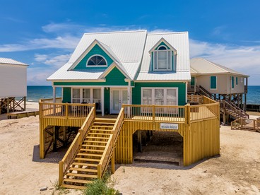 Beautiful, Pet-Friendly Beach Front Cottage Offering Luminous Sea Views of the Gulf of Mexico on Dauphin Island, Alabama - Dauphin Island, Alabama - glamping.directory