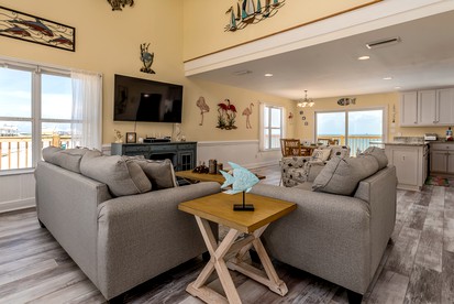 Beautiful, Pet-Friendly Beach Front Cottage Offering Luminous Sea Views of the Gulf of Mexico on Dauphin Island, Alabama - Dauphin Island, Alabama - glamping.directory