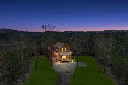 King Bear Cabin - Sensational near Blue Ridge, Turtletown, TN - glamping.directory