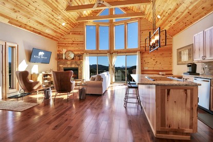 King Bear Cabin - Sensational near Blue Ridge, Turtletown, TN - Turtletown, Tennessee - glamping.directory
