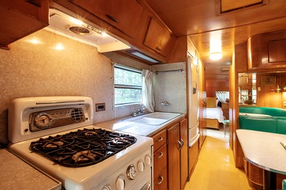 Gorgeous Fully Restored Caravan Nestled in the Trees Along Silver Lake for a Unique Vacation in Woodridge, New York - Woodridge, New York - glamping.directory