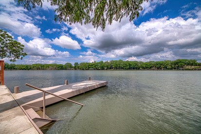 Incredible Waterfront Vacation Rental with Boat Dock and Kayaks near New Braunfels, Texas - New Braunfels, Texas - glamping.directory