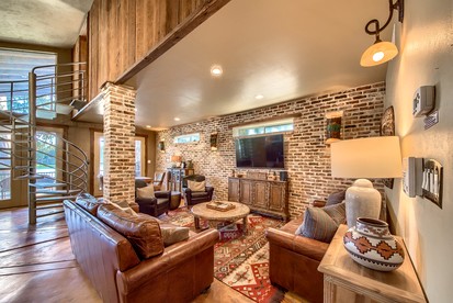 Incredible Waterfront Vacation Rental with Boat Dock and Kayaks near New Braunfels, Texas - New Braunfels, Texas - glamping.directory