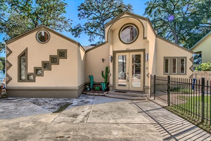 Incredible Waterfront Vacation Rental with Boat Dock and Kayaks near New Braunfels, Texas - glamping.directory