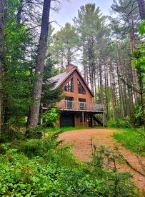 Secluded Cabin Rental in the Adirondack Mountains of Paul Smiths, New York - Paul Smiths, New York - glamping.directory
