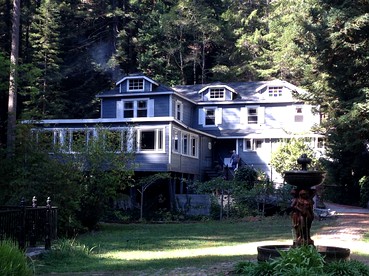 Elegant Villa Rental with a Swimming Pool near Sonoma Coast State Park, California - glamping.directory