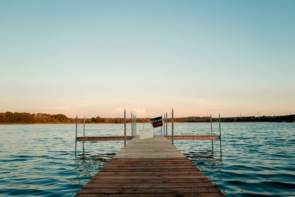 Beautiful Lakefront Glamping Cabin with Fire Pit and Lake Views near Austin, Texas - Bastrop , Texas - glamping.directory