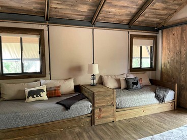 Beautiful Lakefront Glamping Cabin with Fire Pit and Lake Views near Austin, Texas - Bastrop , Texas - glamping.directory