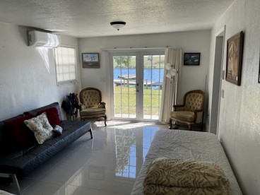Fantastic Cottage with Pool Table in Okeechobee, Florida - Okeechobee, Florida - glamping.directory