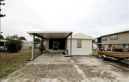 Fantastic Cottage with Pool Table in Okeechobee, Florida - glamping.directory