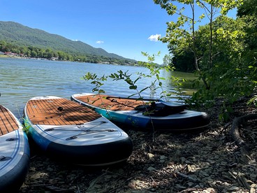 Beautiful Bell Tents for Lakeside Glamping near Knoxville, Tennessee - Mooresburg, Tennessee - glamping.directory