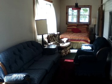 Cozy Cabin with Lovely Views of Great Sacandaga Lake in Northville, New York - Northville, New York - glamping.directory
