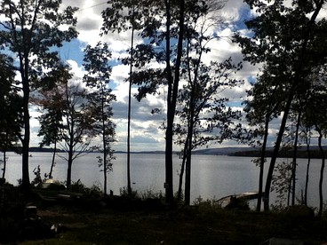 Cozy Cabin with Lovely Views of Great Sacandaga Lake in Northville, New York - Northville, New York - glamping.directory