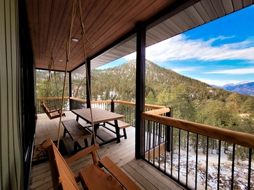 Mountain Cabin with Hot-Tub and Breathtaking Views in Colorado - Estes Park, Colorado - glamping.directory