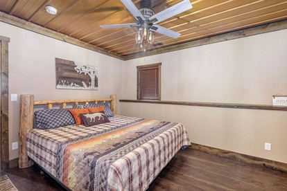 Mountain Cabin with Hot-Tub and Breathtaking Views in Colorado - Estes Park, Colorado - glamping.directory