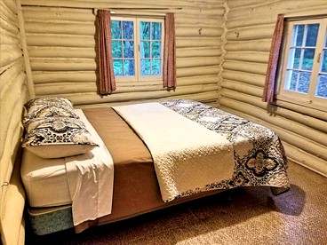 Cozy Lakeside Cabin in Manistee National Forest, Michigan - Wellston, Michigan - glamping.directory