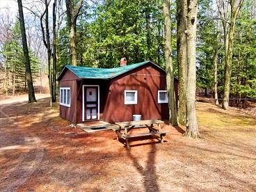 Cozy Lakeside Cabin in Manistee National Forest, Michigan - glamping.directory