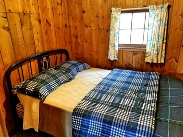 Cozy Lakeside Cabin in Manistee National Forest, Michigan - Wellston, Michigan - glamping.directory