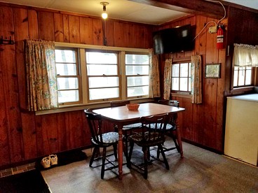 Cozy Lakeside Cabin in Manistee National Forest, Michigan - Wellston, Michigan - glamping.directory