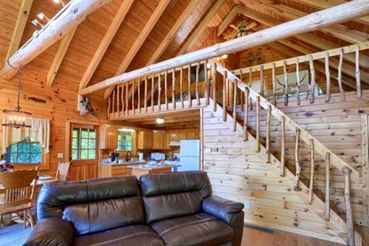 Escape to Logan, Ohio, in this Wonderful Log Cabin for Four with a Hot Tub and Pond - Logan, Ohio - glamping.directory