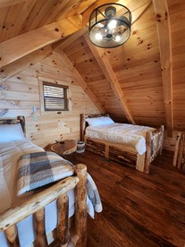 Modern Spacious Cabin near Tappan Lake with Jacuzzi and Panoramic Views in Ohio - Deersville, Ohio - glamping.directory