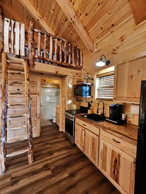Modern Spacious Cabin near Tappan Lake with Jacuzzi and Panoramic Views in Ohio - Deersville, Ohio - glamping.directory