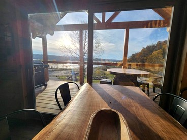 Modern Spacious Cabin near Tappan Lake with Jacuzzi and Panoramic Views in Ohio - Deersville, Ohio - glamping.directory
