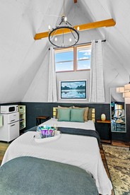 Creekside A-Frame Retreat with Treehouse Views, Hammock Lounge & Indoor-Outdoor Shower in New Port, Tennessee - Newport, Tennessee - glamping.directory