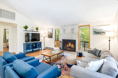Bright and Spacious Cabin with Hot Tub, Fire Pit, and Grill Perfect for Your Hedgesville, WV Getaway - Hedgesville, West Virginia - glamping.directory