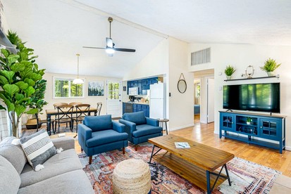 Bright and Spacious Cabin with Hot Tub, Fire Pit, and Grill Perfect for Your Hedgesville, WV Getaway - Hedgesville, West Virginia - glamping.directory