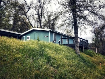 Modern Cabin Rental near Sequoia National Park in Badger, California - Badger, California - glamping.directory