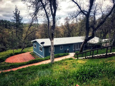 Modern Cabin Rental near Sequoia National Park in Badger, California - glamping.directory