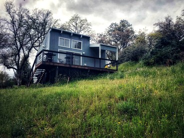 Modern Cabin Rental near Sequoia National Park in Badger, California - Badger, California - glamping.directory