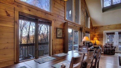 Pet-Friendly Luxury Cabin with a Hot Tub in Gatlinburg Tennessee - Gatlinburg, Tennessee - glamping.directory