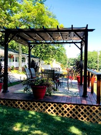 Sunny Room with a Private Deck in a Bed and Breakfast near Camden Hills State Park, Maine - Lincolnville, Maine - glamping.directory