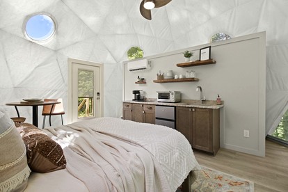 Gorgeous Dome with Breathtaking Landscape Views in North Carolina - Creston, North Carolina - glamping.directory