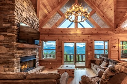 Spacious Smoky Mountain Cabin with Hot Tub & Game Room near Waynesville, NC - Waynesville, North Carolina - glamping.directory