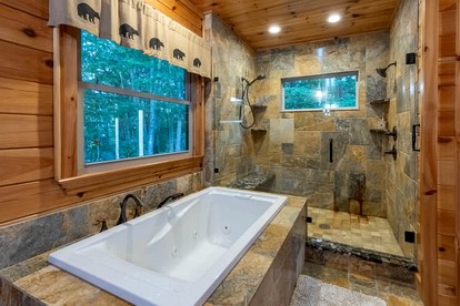Spacious Smoky Mountain Cabin with Hot Tub & Game Room near Waynesville, NC - Waynesville, North Carolina - glamping.directory