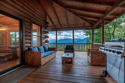 Spacious Smoky Mountain Cabin with Hot Tub & Game Room near Waynesville, NC - Waynesville, North Carolina - glamping.directory