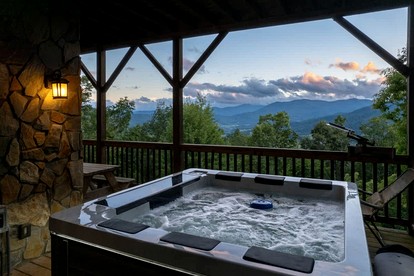 Spacious Smoky Mountain Cabin with Hot Tub & Game Room near Waynesville, NC - Waynesville, North Carolina - glamping.directory
