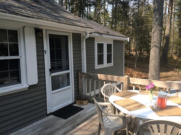Charming Cottage with Private Deck and Modern Amenities near Camden, Maine - glamping.directory
