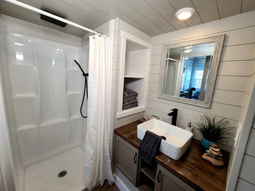 Apple Valley Oasis: Discover Delight in Our Convenient Tiny Home - Apple Valley, Utah - glamping.directory