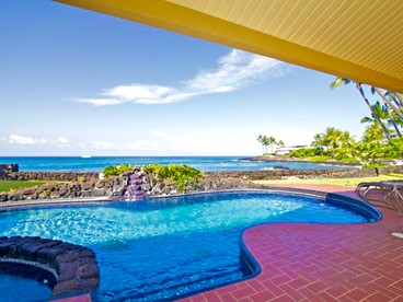 Oceanfront Villa Rental with a Home Theater and Pool in Kailua-Kona, Hawaii - Kailua-Kona, Hawaii - glamping.directory
