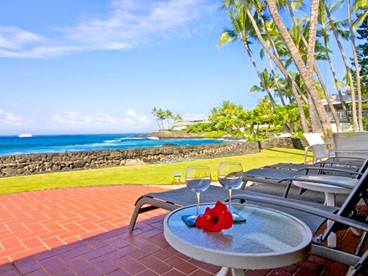 Oceanfront Villa Rental with a Home Theater and Pool in Kailua-Kona, Hawaii - Kailua-Kona, Hawaii - glamping.directory