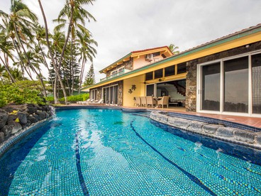 Oceanfront Villa Rental with a Home Theater and Pool in Kailua-Kona, Hawaii - glamping.directory