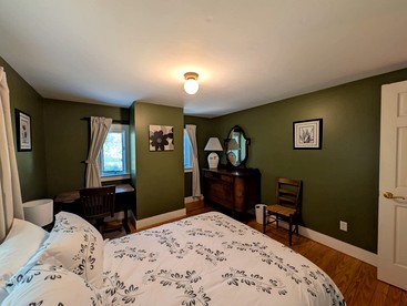 Serene Woodland Family Retreat with Screened Porch Near Acadia National Park | Ellsworth, Maine - Ellsworth, Maine - glamping.directory
