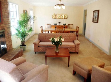 Magnificent Three-Bedroom Cottage Rental near Downtown Bainbridge, Georgia - Bainbridge, Georgia - glamping.directory