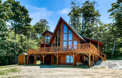 Splendid Cabin with Jacuzzi and Game Space in Maine - glamping.directory