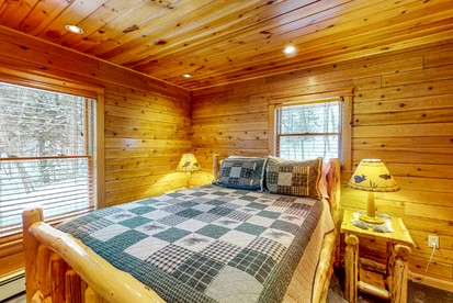 Splendid Cabin with Jacuzzi and Game Space in Maine - Greenville, Maine - glamping.directory